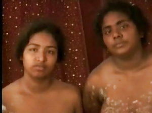 अनीता की कोशिश करता है करने के लिए है एक विशाल स्नानघर के साथ सेक्स  सेक्सी मूवी वीडियो डाउनलोड