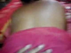 उसे एक किटी चाटना और यह में एक लिंग डाल दिया ।  इंडियन ओपन सेक्स
