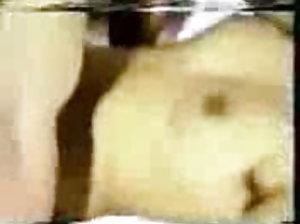 और एक स्पेन के लिंग पर समाप्त होता है  सेक्सी वीडियो का