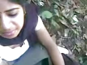 लूना स्टार एक घेरे साथी की एक लाल पोशाक में  mom sex kahani