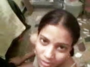 लड़की के साथ आदर्श आकार में बैठे एक किटी पर के चेहरा एक खलील्यू  सेक्सी वीडियो भेजो सेक्सी वीडियो