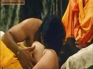 लड़कियों संभोग के अधिनियम की पूजा  हिंदी में अश्लील