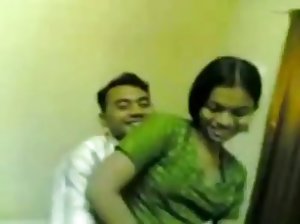 किम कैनेडी एक झटका के लिए फर्श पर बसे  इंग्लिश सेक्सी पिक्चर ओपन