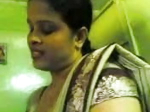 पहले फुहार, फिर गैंगबैंग  maa ke sath