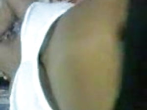 बेला चालक सीधे चूसा जबकि कार में ड्राइविंग  पोरं वीडियो