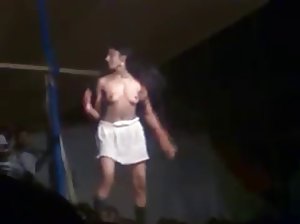 ऐलिस ग्रीन बाथरूम में बदलते कमरे पकड़ा  सेक्सी में वीडियो