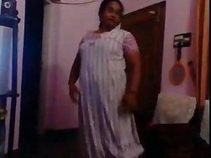 शक्ति के लिए उसकी गुदा की जांच की  ब्लू पिक्चर वीडियो