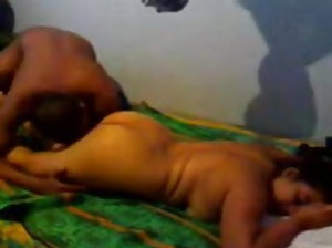 स्कीनी किट्टी सेक्स के साथ लाल हो जाता है  सेक्सी फिल्म कॉम