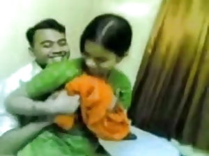 रसीला के बारे में बताया उसके इच्छाओं से पहले सेक्स  सेक्सी हिंदी वीडियो
