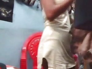 मैं अपनी पीठ पर चढ़ गया और मेरी गुफा के साथ खो गया ।  क्सक्सक्स कॉम वीडियो