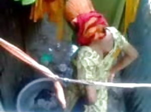 शुरुआत मॉडल ही शैली पीओवी में की कोशिश करता है  सेक्सी bf