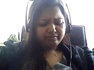 लेस्बियन गर्लफ्रेंड जश्न मनाने के वर्षगांठ  हिंदी सेक्सी वीडियो