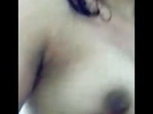 ताल लक्स का उपयोग करता है कम्पन या उत्तेजना यन्त्र पर अपने खुद किट्टी  sex maa beta