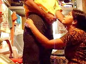 है में के होटल कमरे  maa son