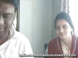 महिला मोंटाना और उल्लास में के पूल  सनी लियोन video