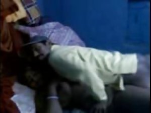 लाता है आदमी करने के लिए सुख नितंबों  सेक्सी वीडियो का